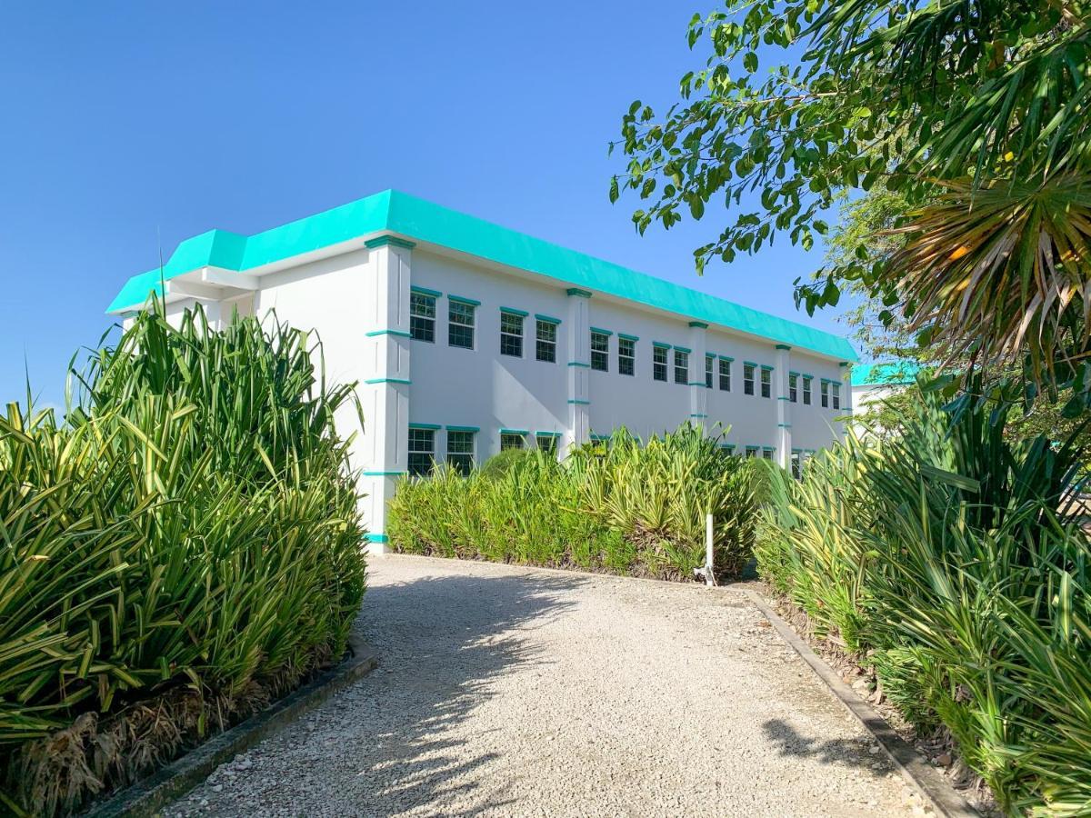 Best Western Grand Baymen Gardens San Pedro  Bagian luar foto