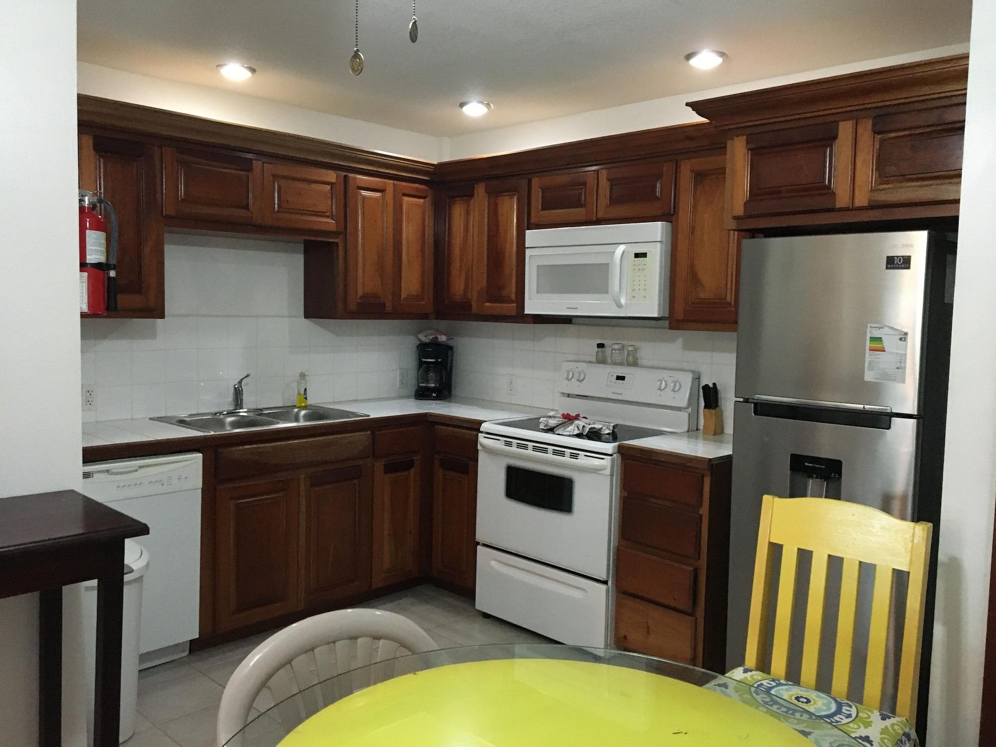 Best Western Grand Baymen Gardens San Pedro  Bagian luar foto