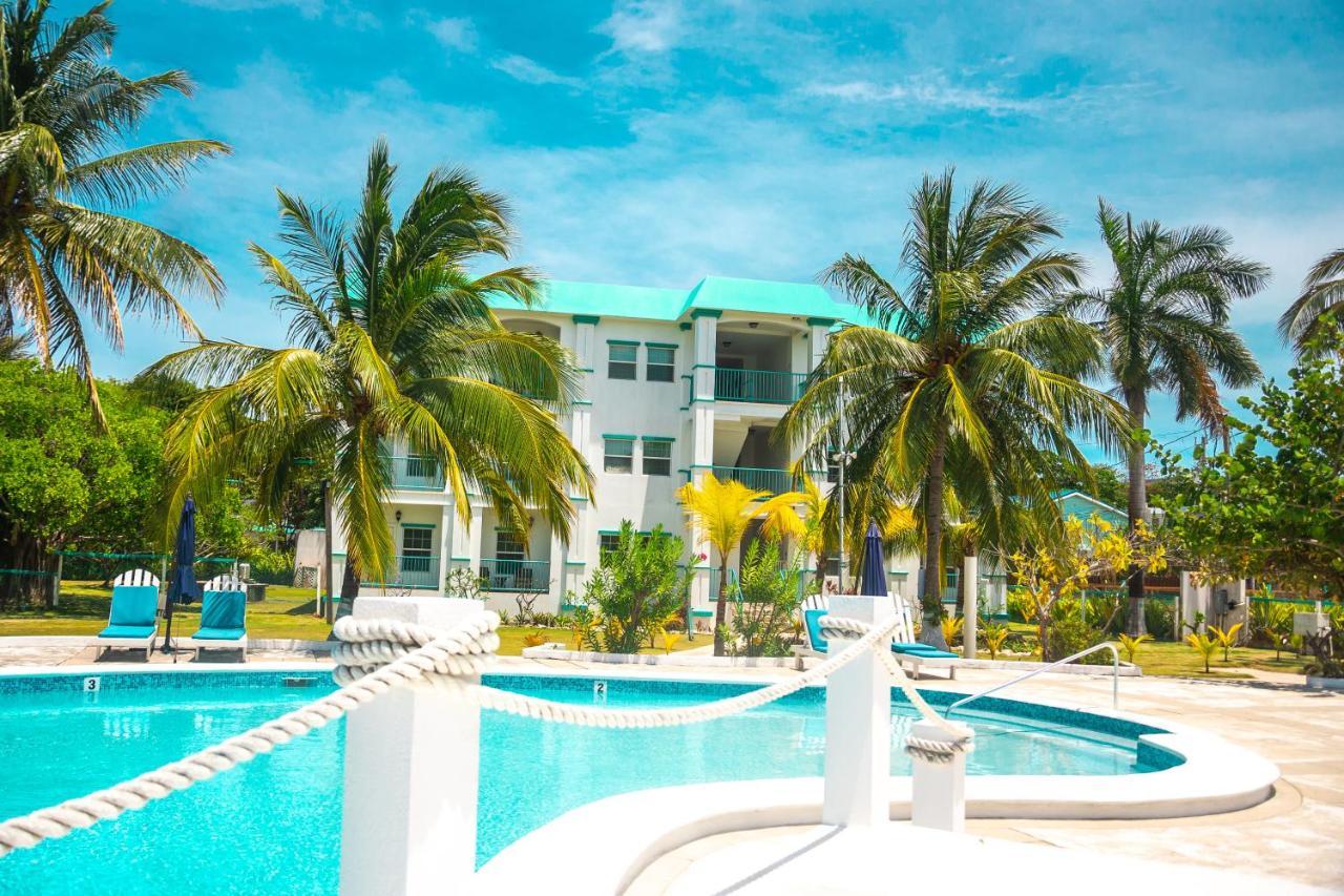 Best Western Grand Baymen Gardens San Pedro  Bagian luar foto