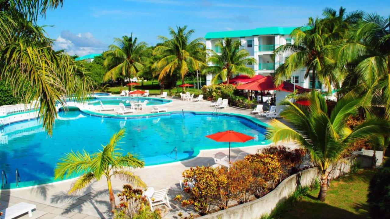 Best Western Grand Baymen Gardens San Pedro  Bagian luar foto