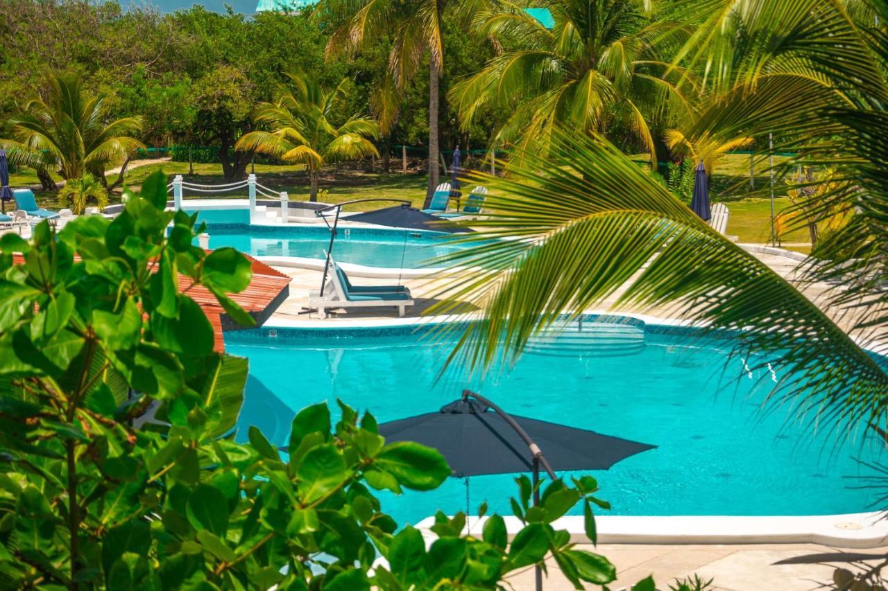Best Western Grand Baymen Gardens San Pedro  Bagian luar foto