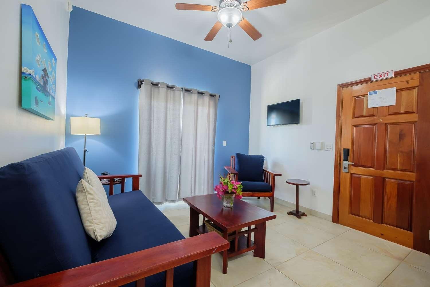 Best Western Grand Baymen Gardens San Pedro  Bagian luar foto