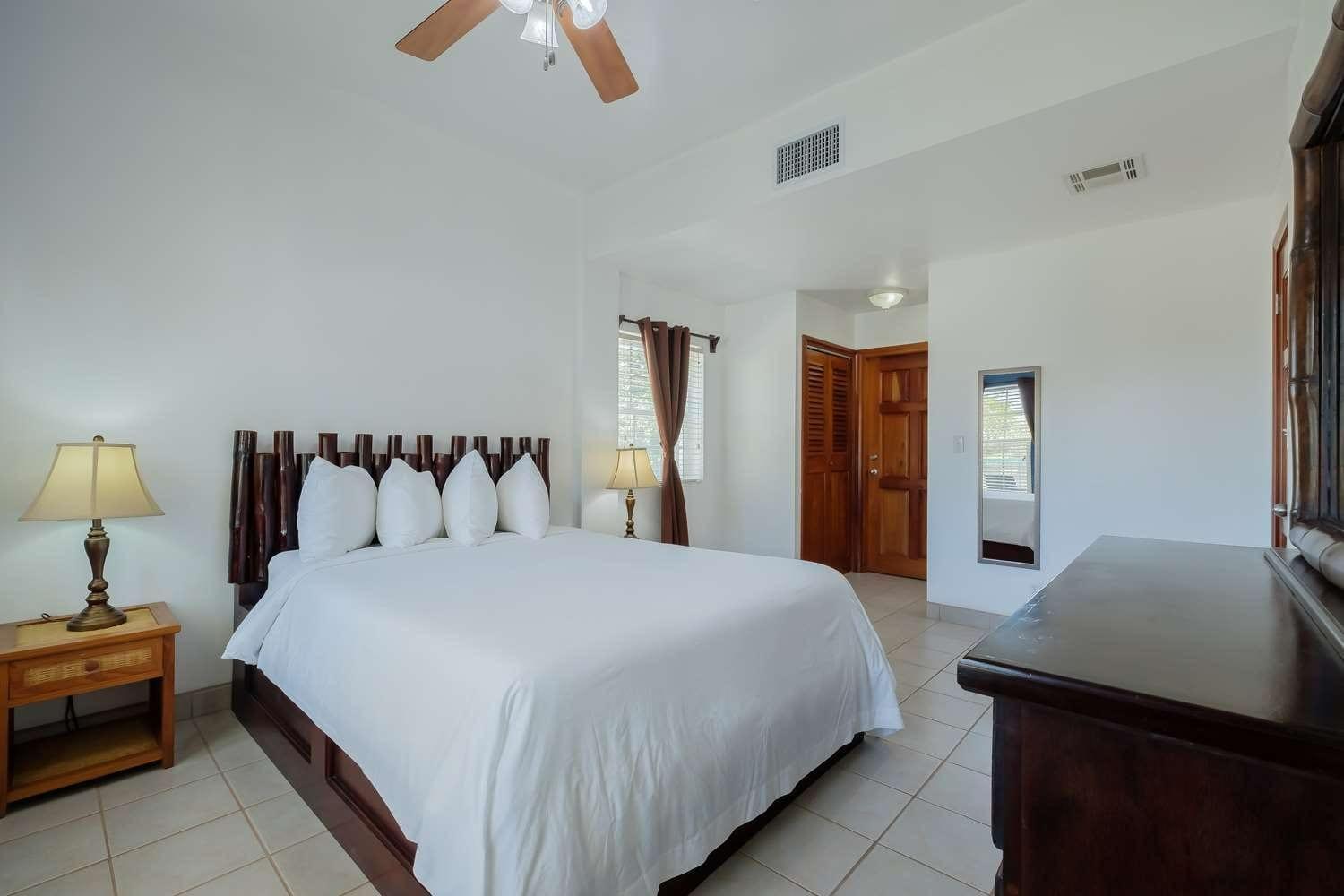 Best Western Grand Baymen Gardens San Pedro  Bagian luar foto