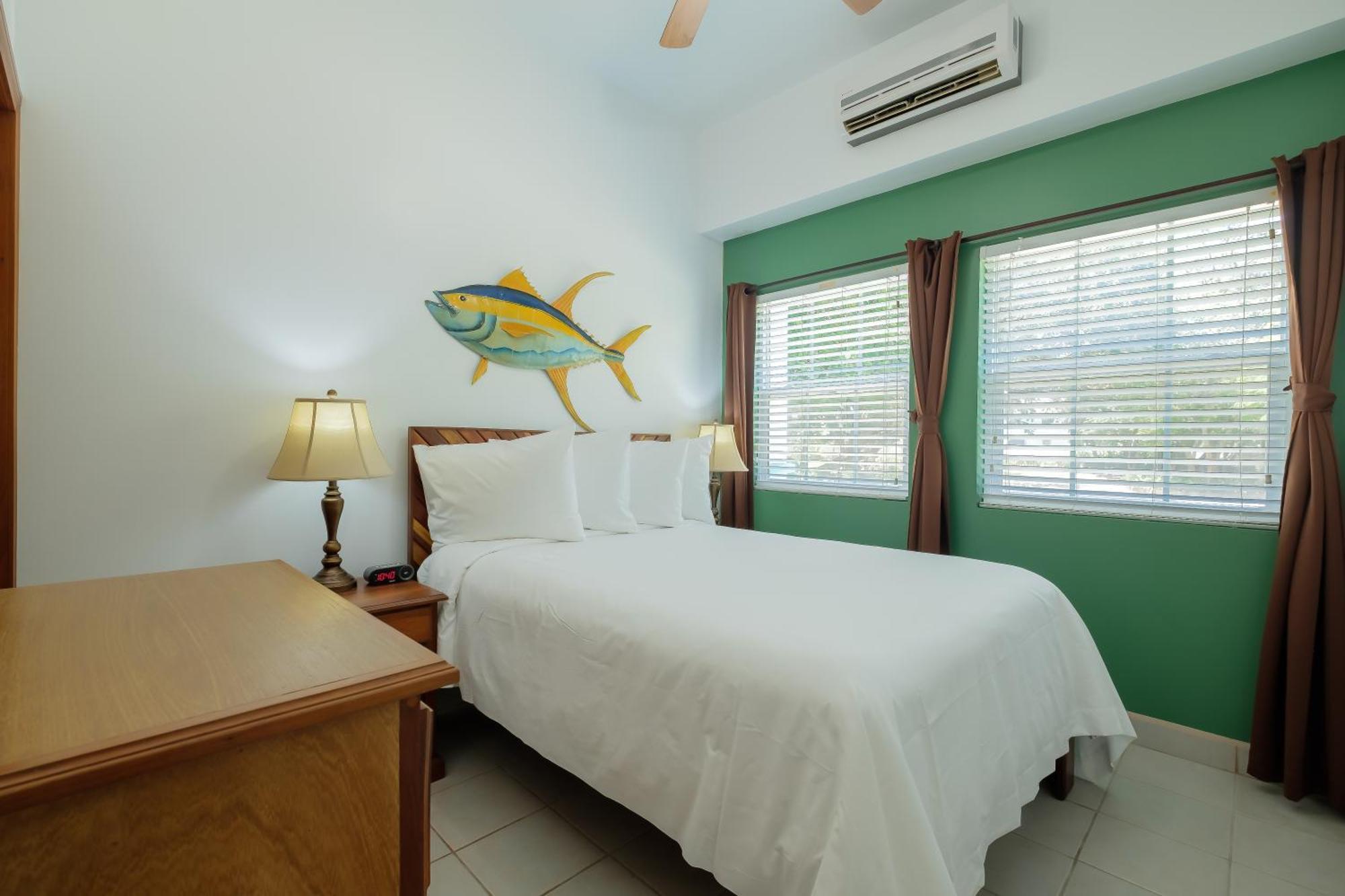 Best Western Grand Baymen Gardens San Pedro  Bagian luar foto